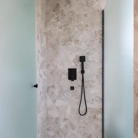 Iviskos - Adults Only